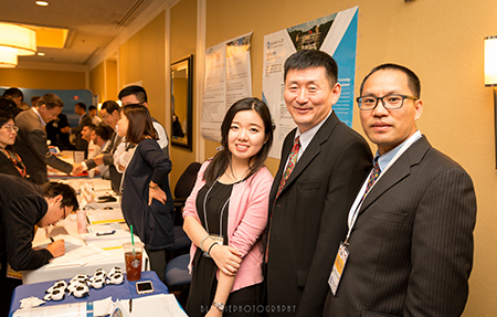 不朽情缘mg官网SAPA年会代表：左→右： 刘雯颖博士、汪俊博士、王建峰博士