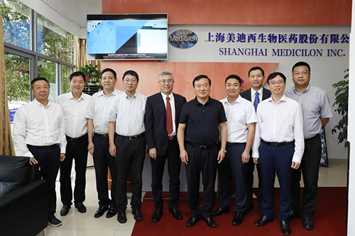 区领导彭崧、唐石青参加调研