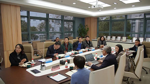 上海市浦东新区政府党组成员、副区长吴强，浦东新区科经委副主任李晓亮，张江管理局副局长吴。沤鸥弊芫硗蹩俚鹊餮胁恍嗲樵祄g官网